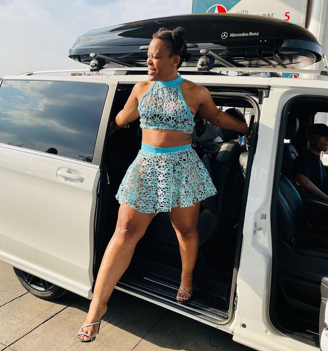 Watch Zodwa Wabantu Beats Up Fan Who Touched Her Assets On Stage Mzansi27